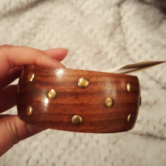 LAST 1! Host Pick!💛Gold Studded Wood Bangle - Picture 5 of 7